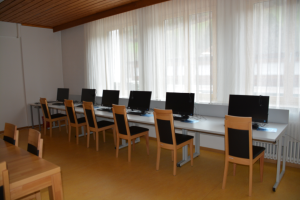 PC-Arbeitsplätze für Lehrpersonen Mittelschule St. Johann